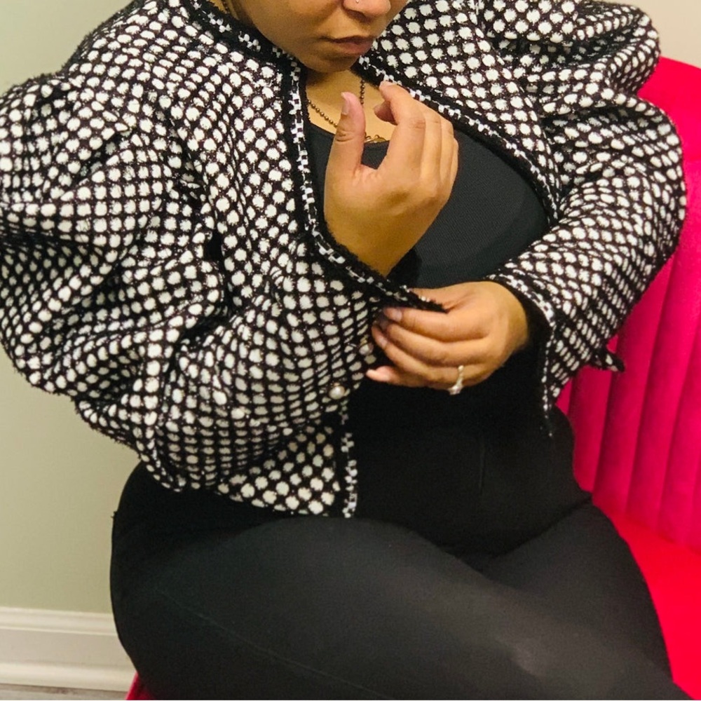 Cropped Ruffle Blazer - Picture 3 of 4
